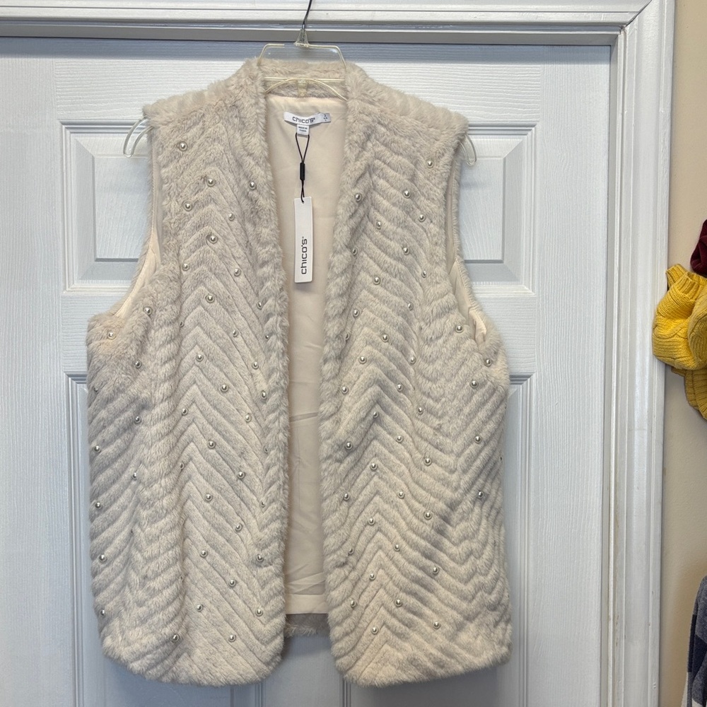 Chico's Romantic Ivory Textured Faux Fur Vest with Pearl Accents Sz 2 New